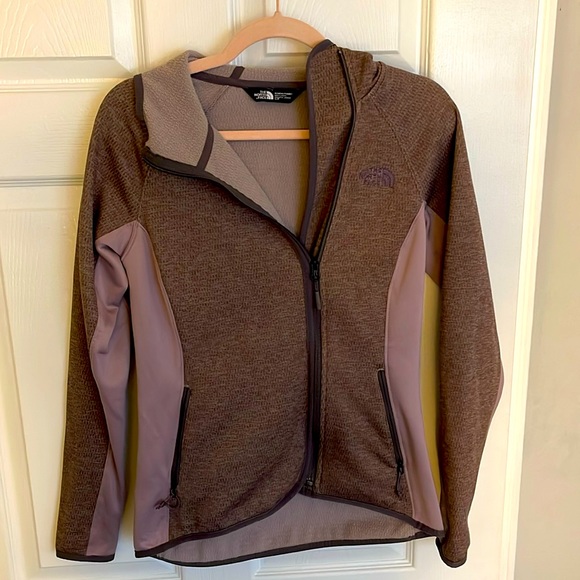 The North Face brand new jacket - Picture 2 of 5